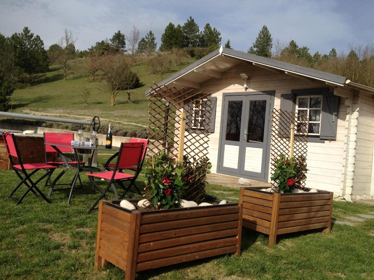 Maison De Vacances Avec Ses Petits Chalets Aouste-sur-Sye ภายนอก รูปภาพ